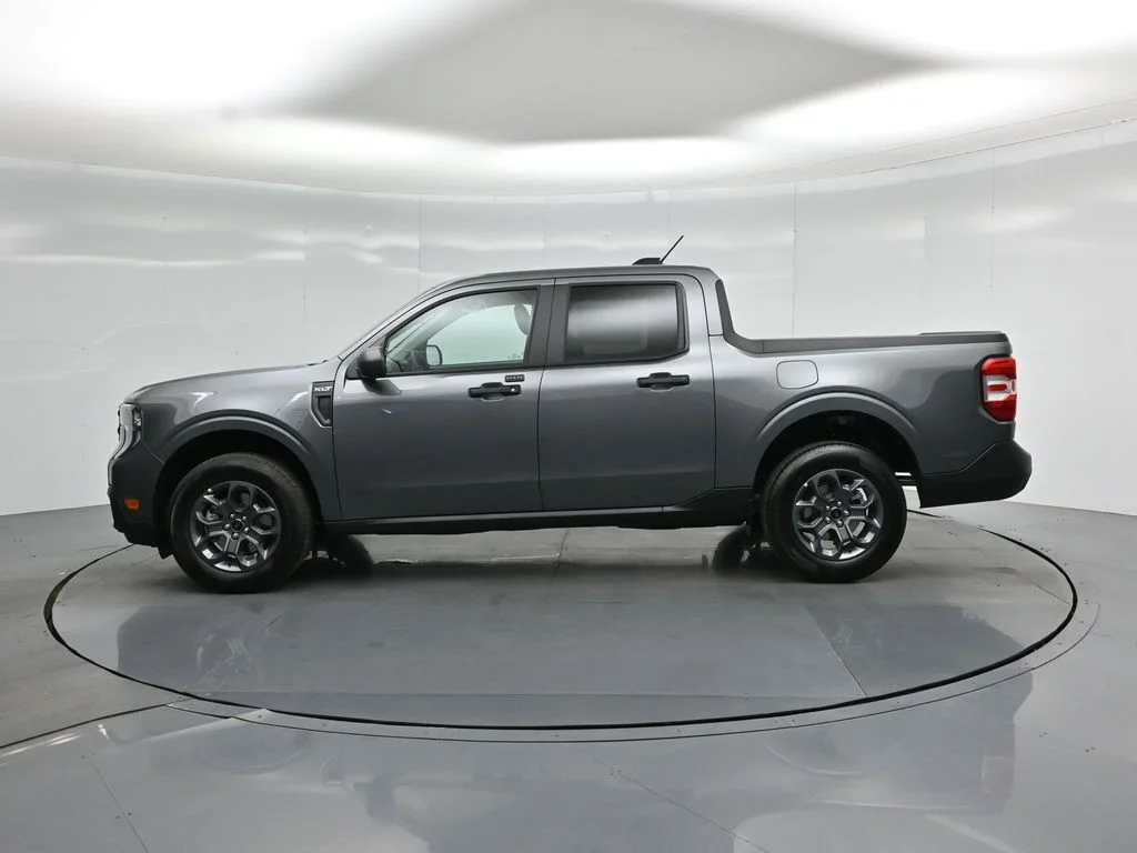 New 2026 Carbonized Gray Metallic Ford XLT image 24