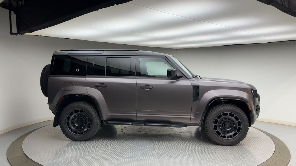 New 2026 Charente Grey Land Rover OCTA image 9