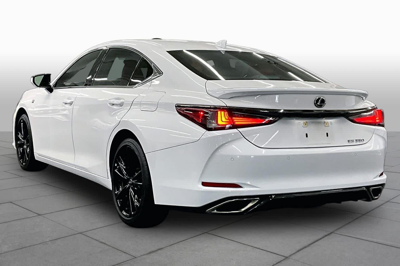 Used 2024 Ultra White Lexus F SPORT Handling image 11