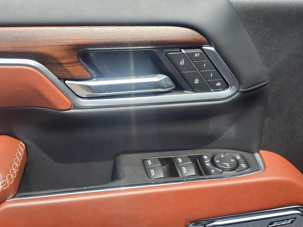 Used 2025 Silver GMC Denali Ultimate image 14