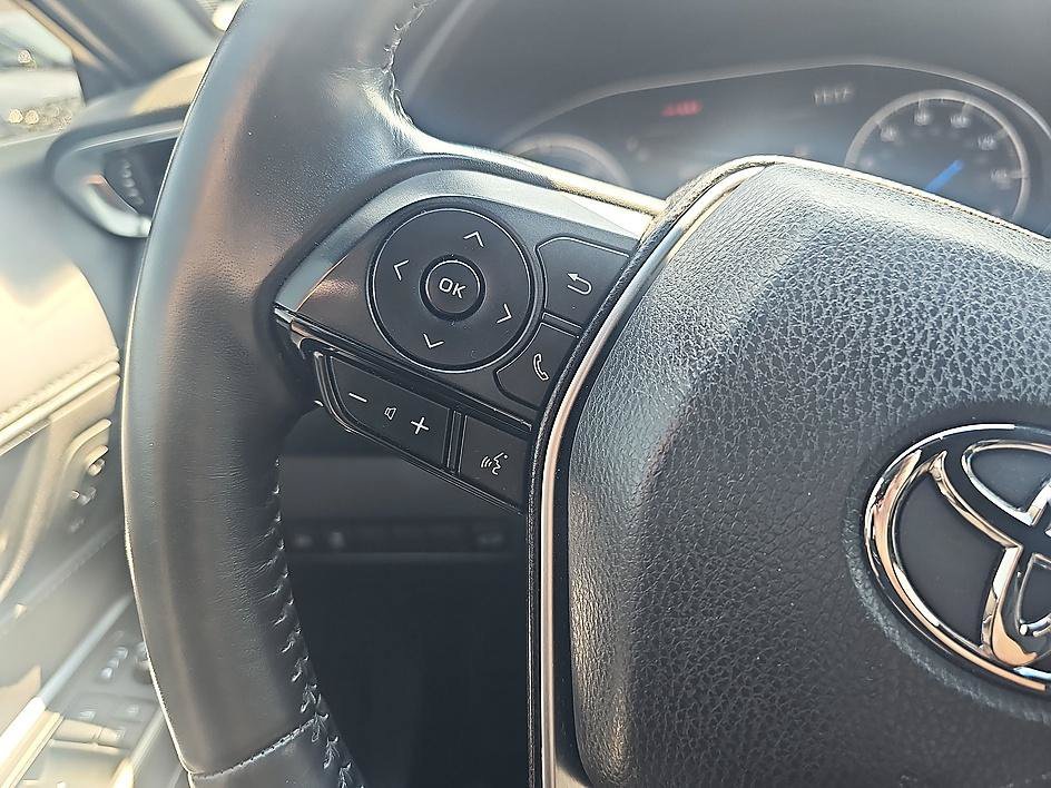 Used 2022 Ruby Flare Pearl Toyota XLE image 20