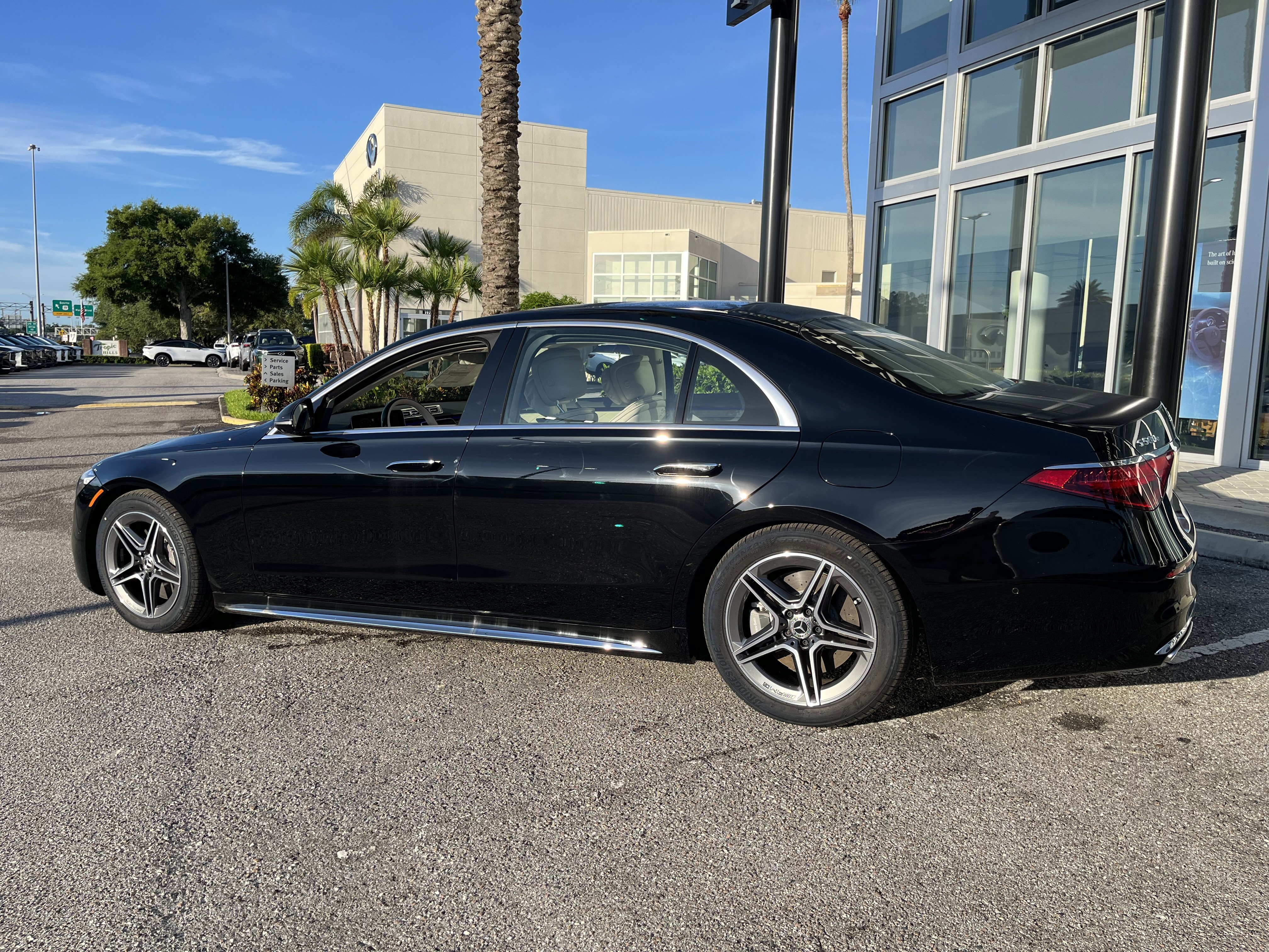 New 2026 Black Mercedes-Benz S 580e image 4