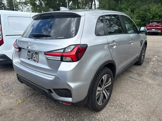Used 2022 Alloy Silver Metallic Mitsubishi 2.0 ES image 2