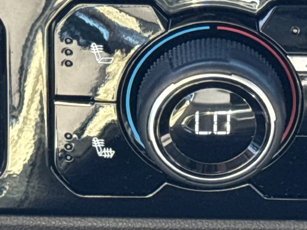 Used 2025 White Chevrolet LT image 31