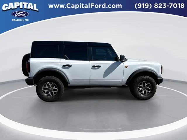 Used 2025 White Ford Badlands image 9