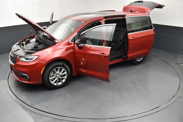 2026 Chrysler Pacifica Select - Photo 30