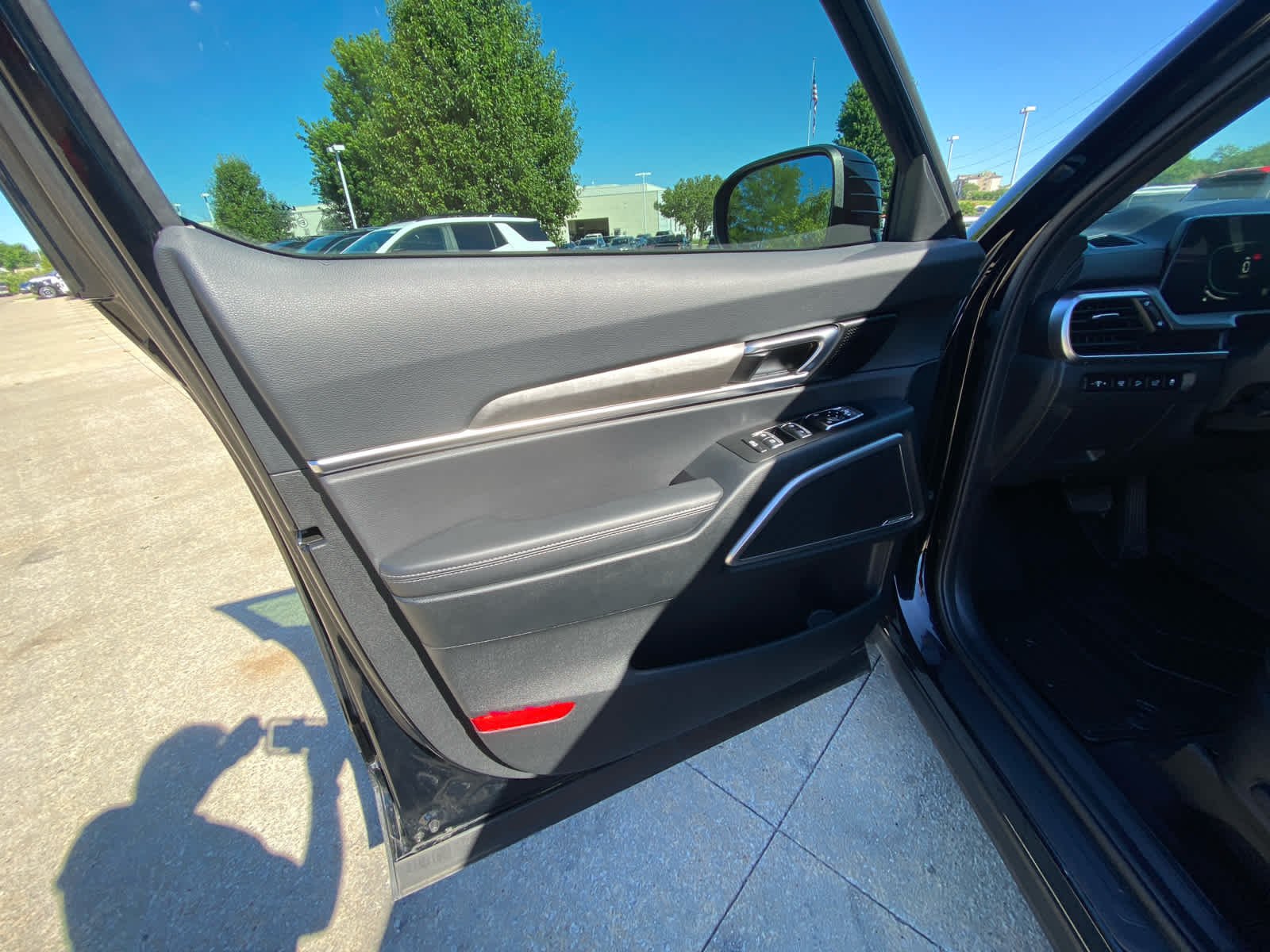 Used 2025  Kia EX X-Line image 6