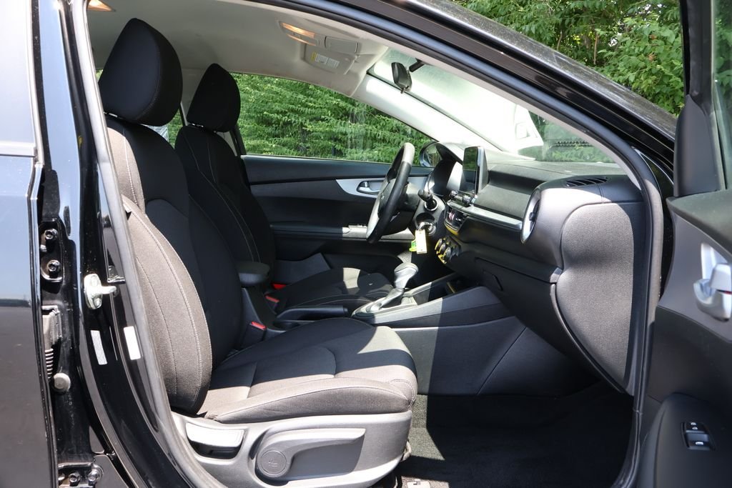 2024 Kia Forte LXS - Photo 36