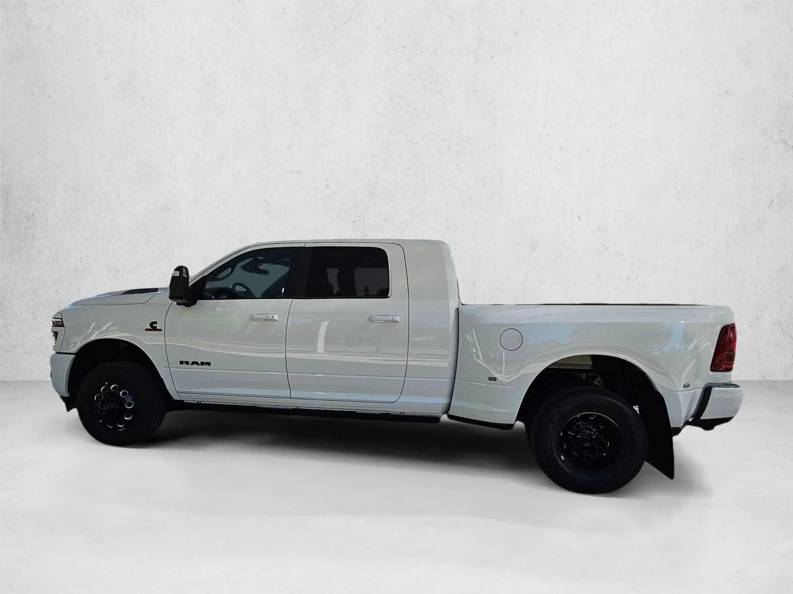 New 2027 Bright White Clear-Coat Exterior Paint RAM Laramie image 5
