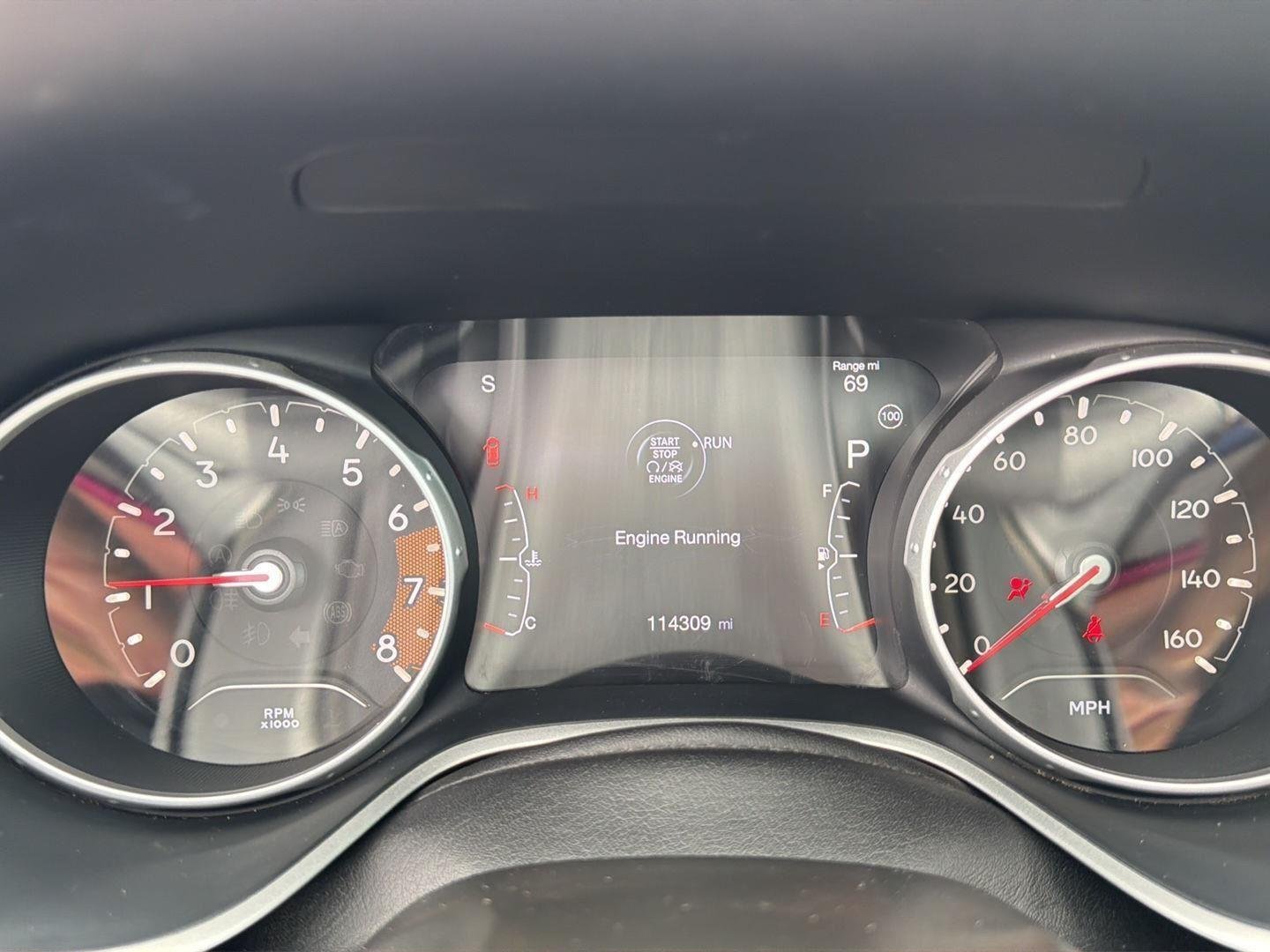 Used 2019 Granite Crystal Metallic Clearcoat Jeep Limited image 36