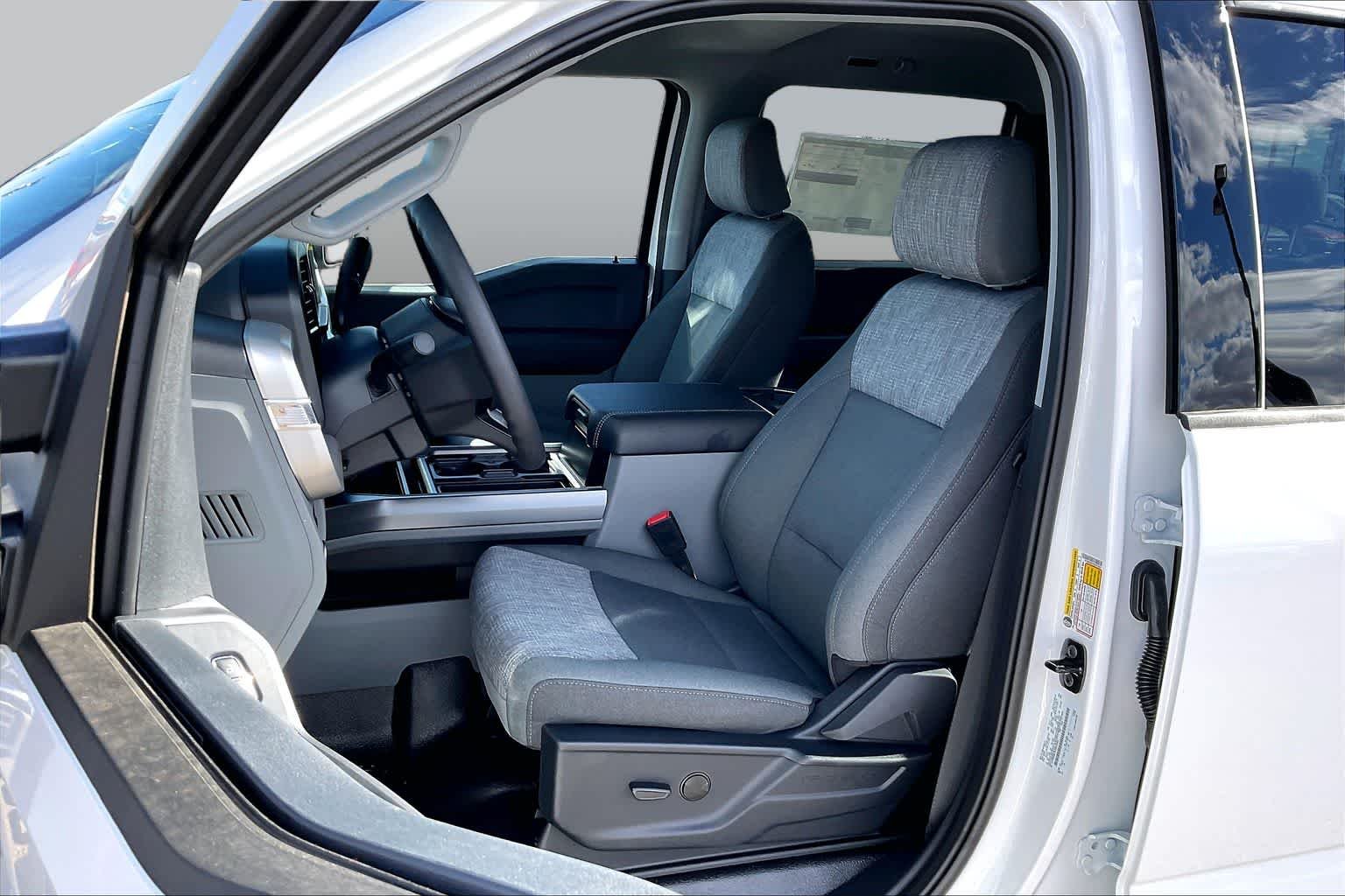 New 2026 Z1/OXFORD WHITE Ford XLT image 9