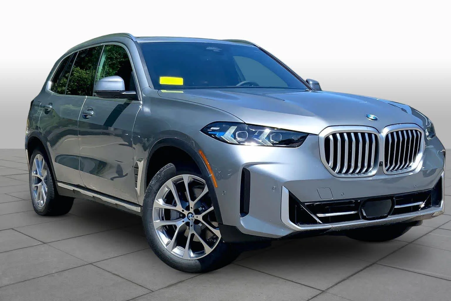 New 2026 Skyscraper Grey Metallic BMW xDrive40i image 2