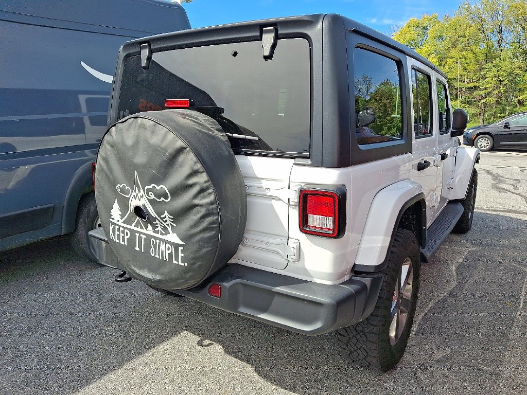 Used 2022 White Jeep Unlimited Sahara image 6