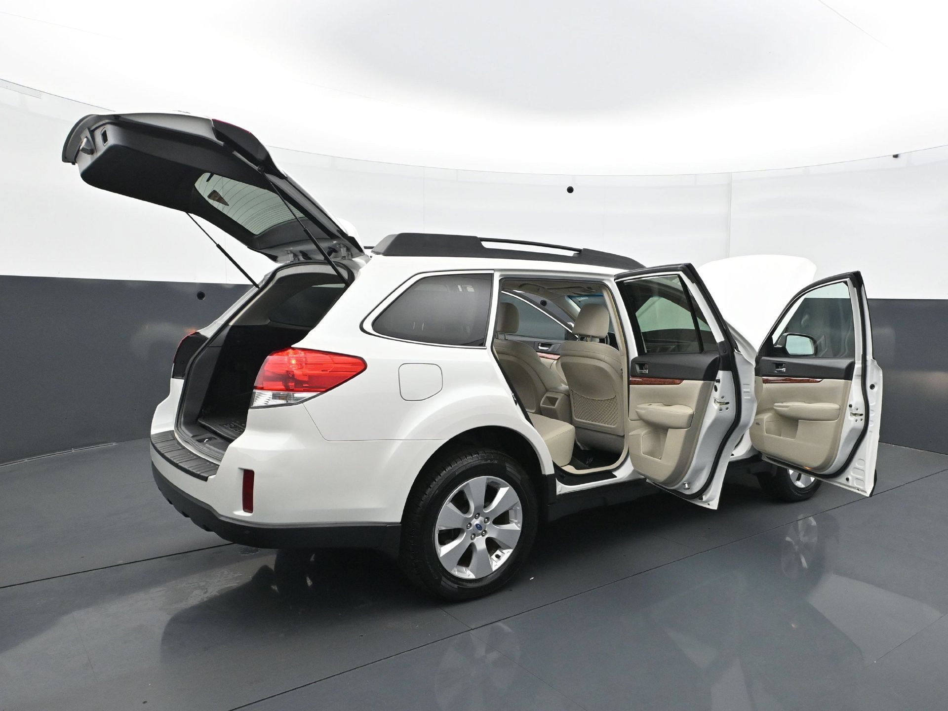 Used 2012 Satin White Pearl Subaru 2.5i image 35