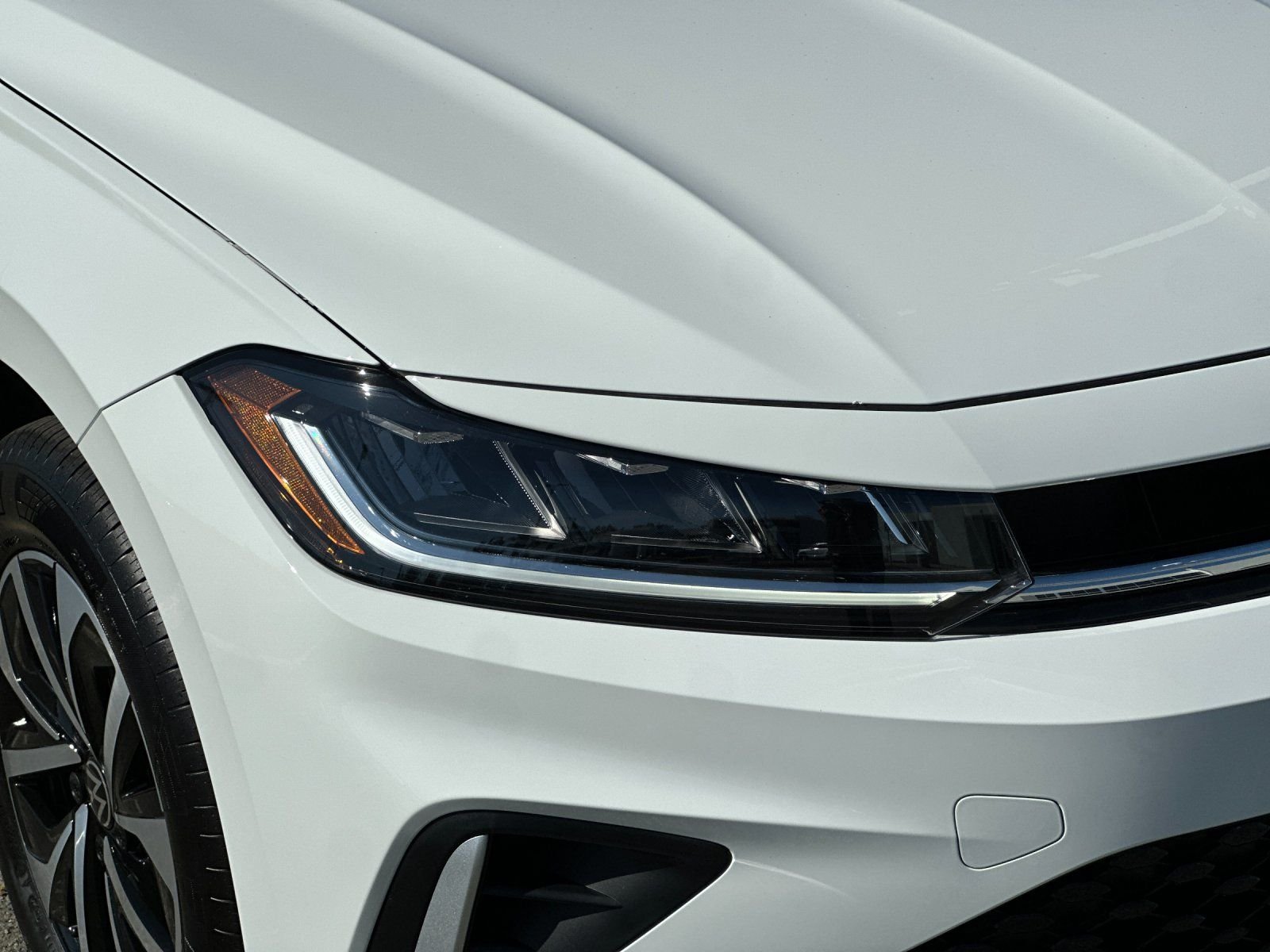 New 2027 Pure White Volkswagen 1.5T S image 24