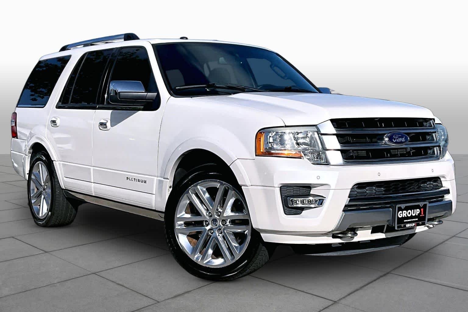 Used 2016 White Platinum Metallic Tri-Coat Ford Platinum image 3