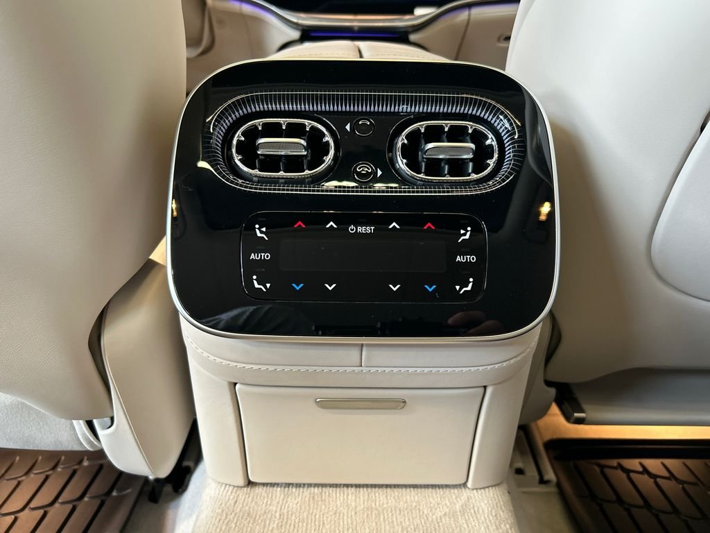 New 2027 MANUFAKTUR Moonlight White Metallic Mercedes-Benz S 580 image 20