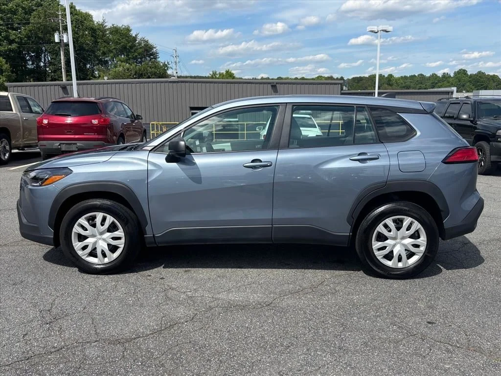 Used 2024  Toyota L image 23