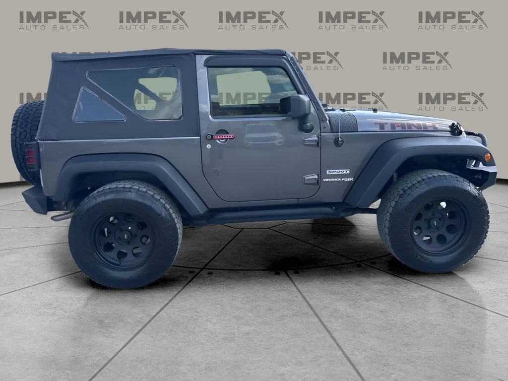 Used 2018 Gray Jeep Sport image 7