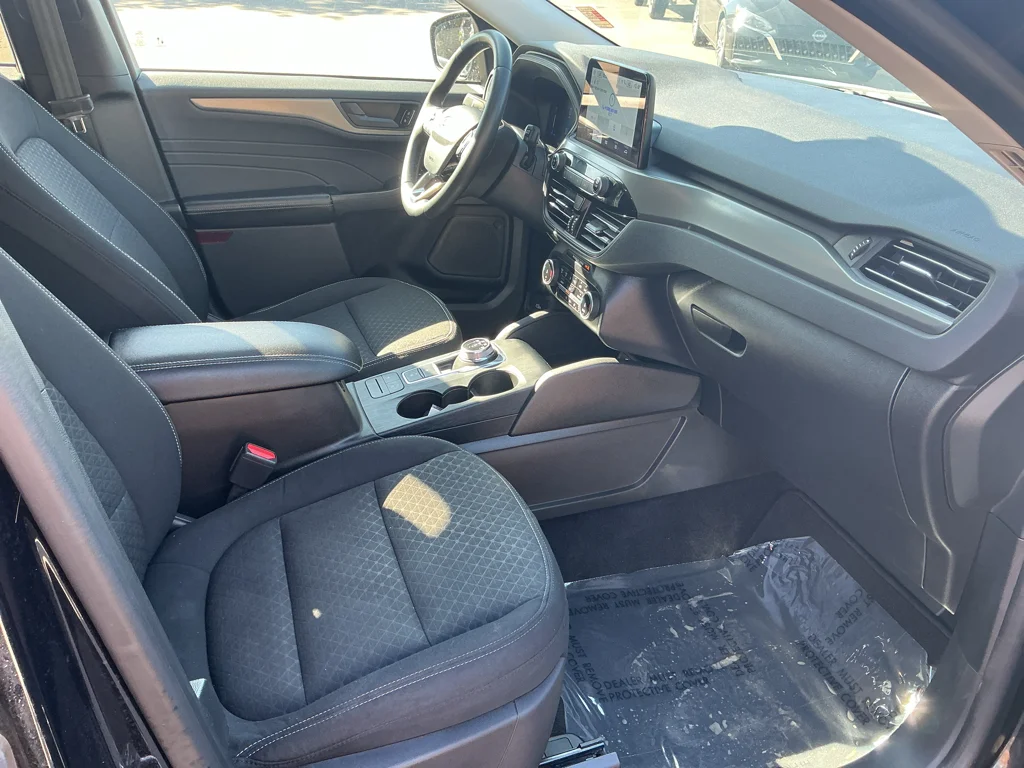 Used 2024 Agate Black Metallic Ford Active image 13