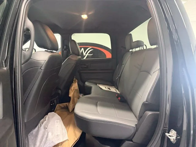 New 2026 Diamond Black Crystal Pearl-Coat Exterior Paint RAM Tradesman image 13