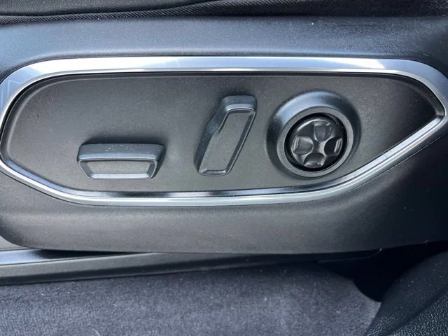 Used 2022 White Jeep Series II image 11