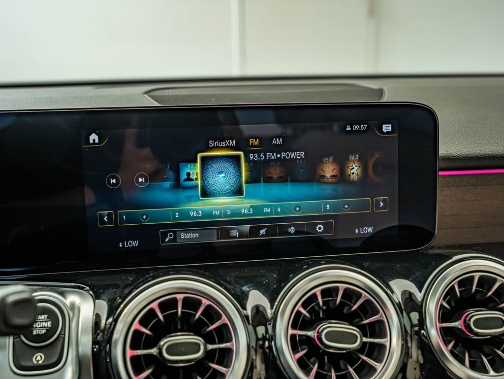 Used 2023 Polar White Mercedes-Benz GLB 250 image 26
