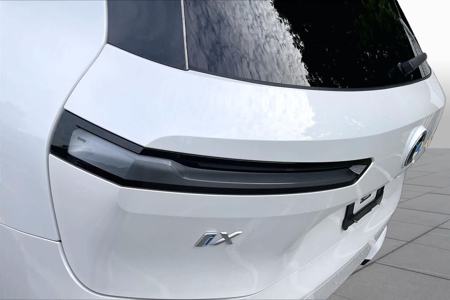 Certified Used 2024 Mineral White Metallic BMW xDrive50 image 27