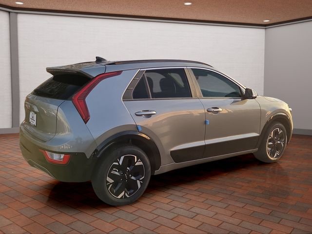 New 2025 Gray Kia Wind image 3