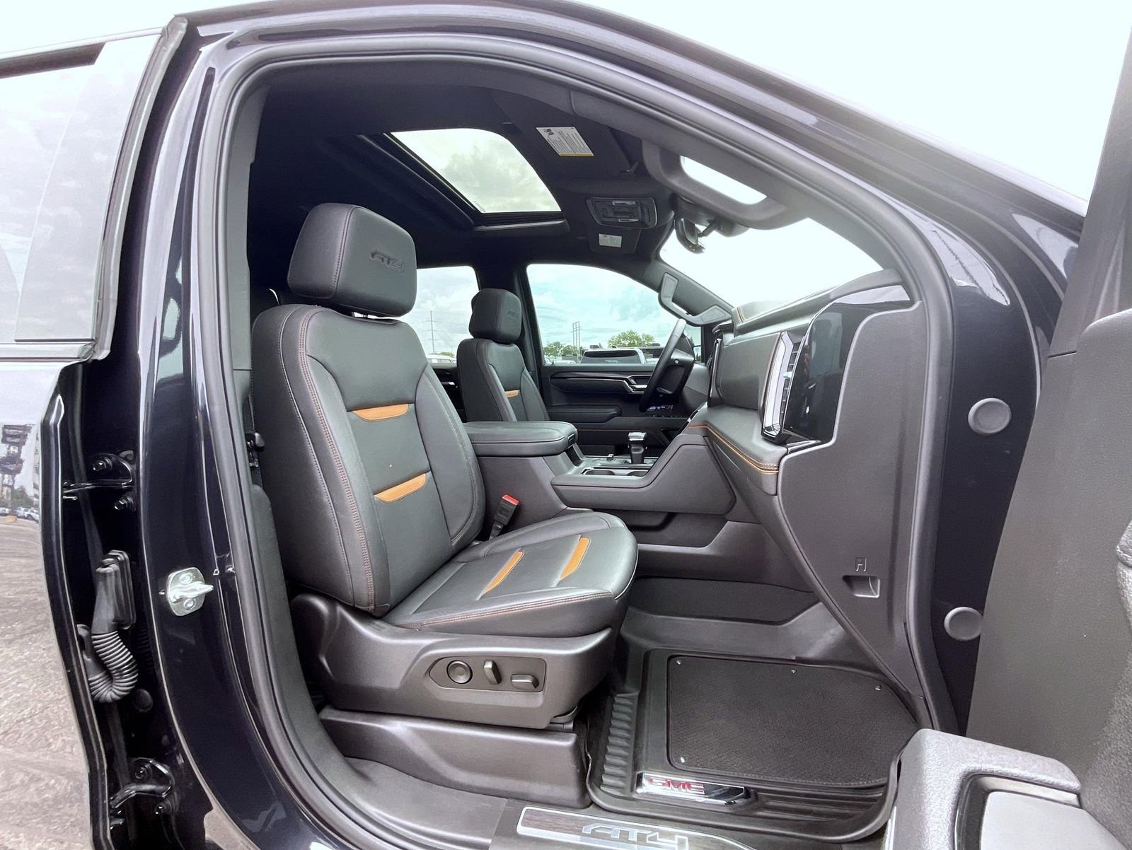 2025 GMC Sierra 1500 AT4 - Photo 15