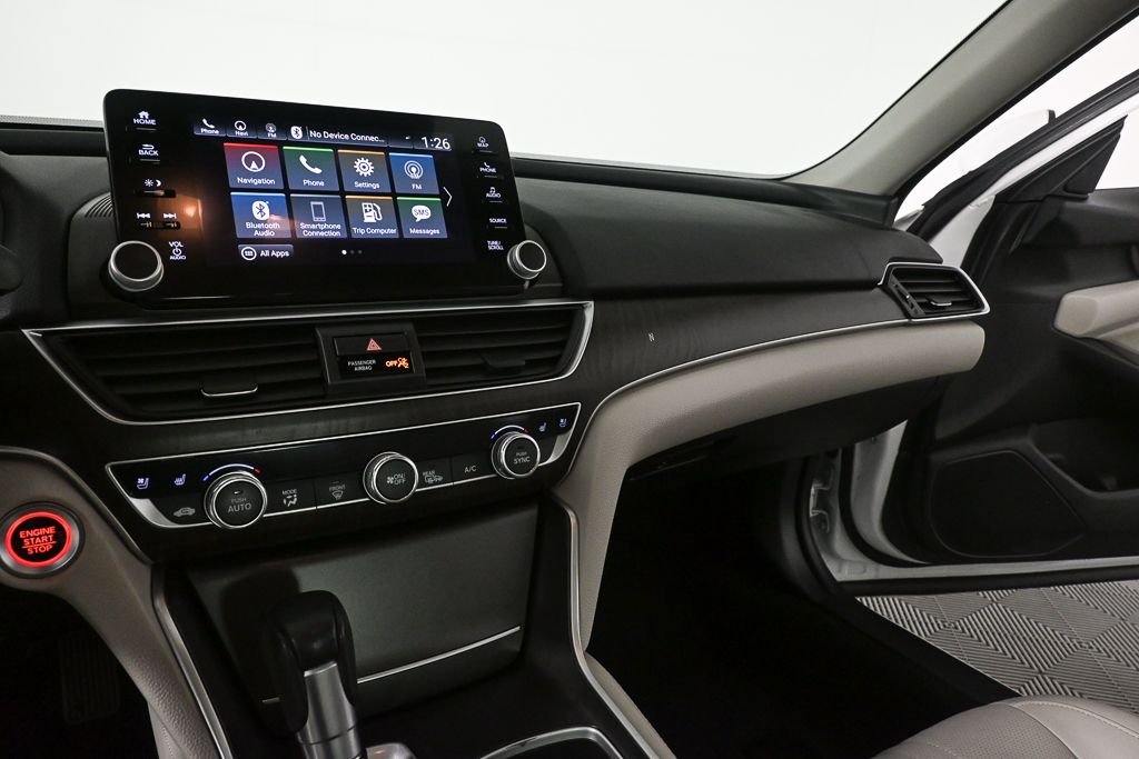 Used 2018  Honda Touring image 13