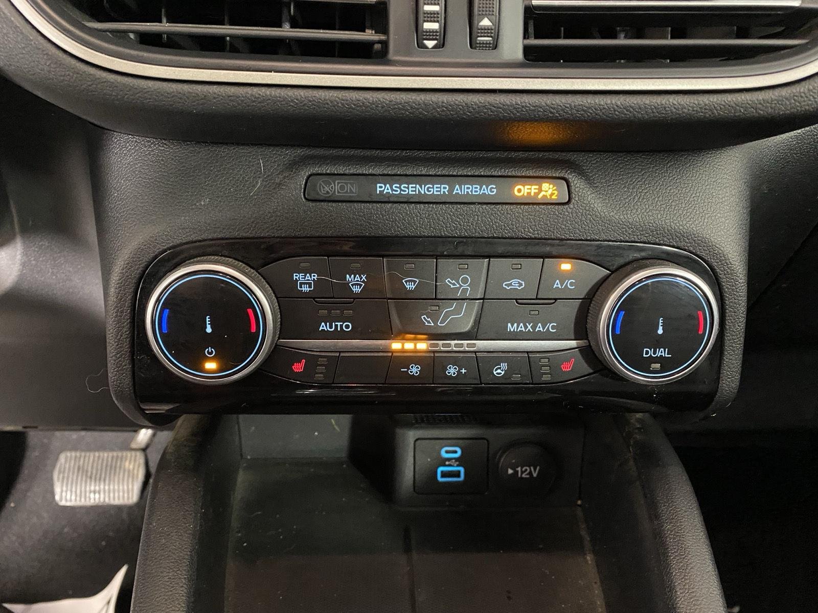 Used 2022 Oxford White Ford SE Hybrid image 14