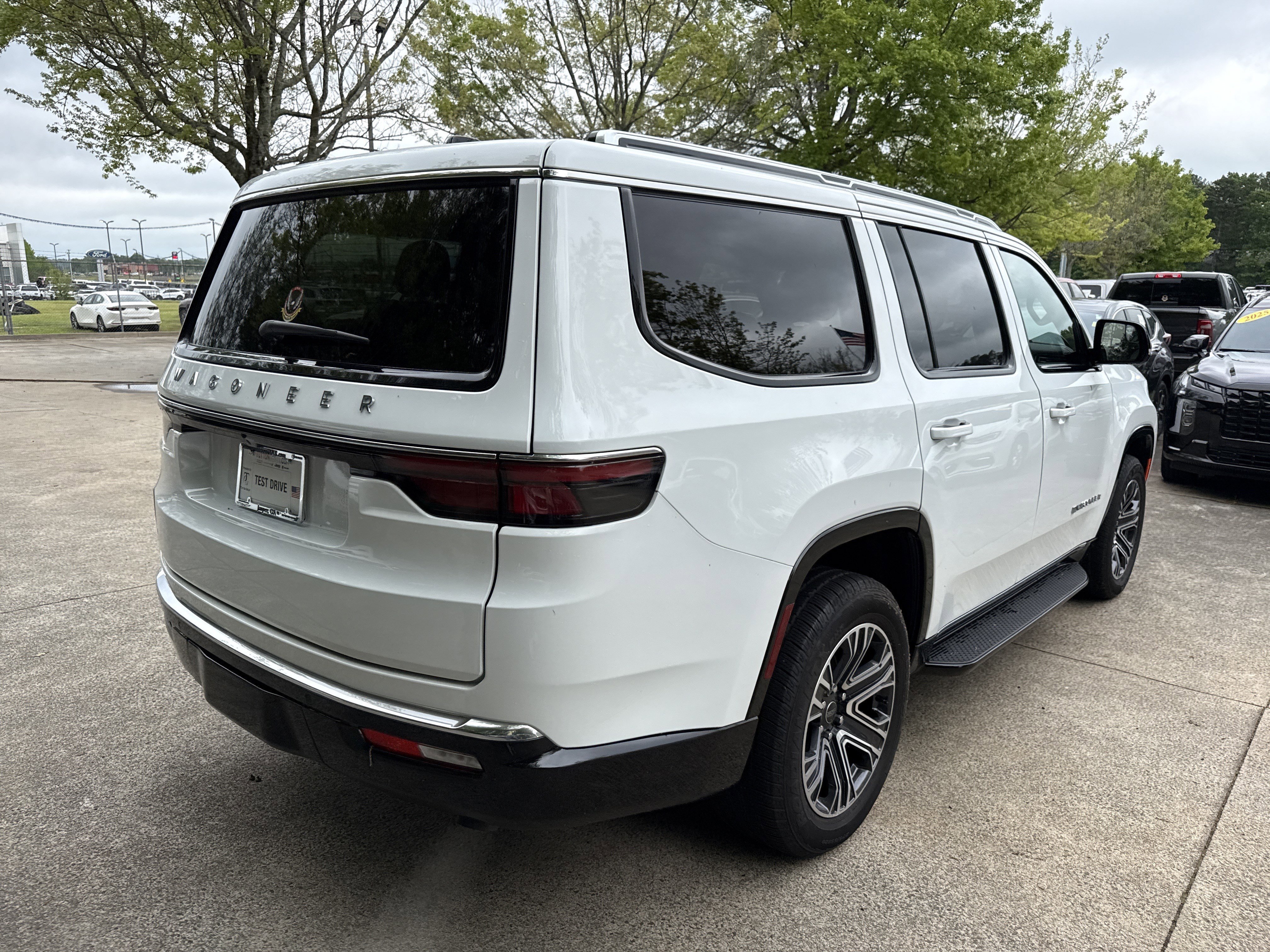 Used 2025 Bright White Clearcoat Jeep Base image 7
