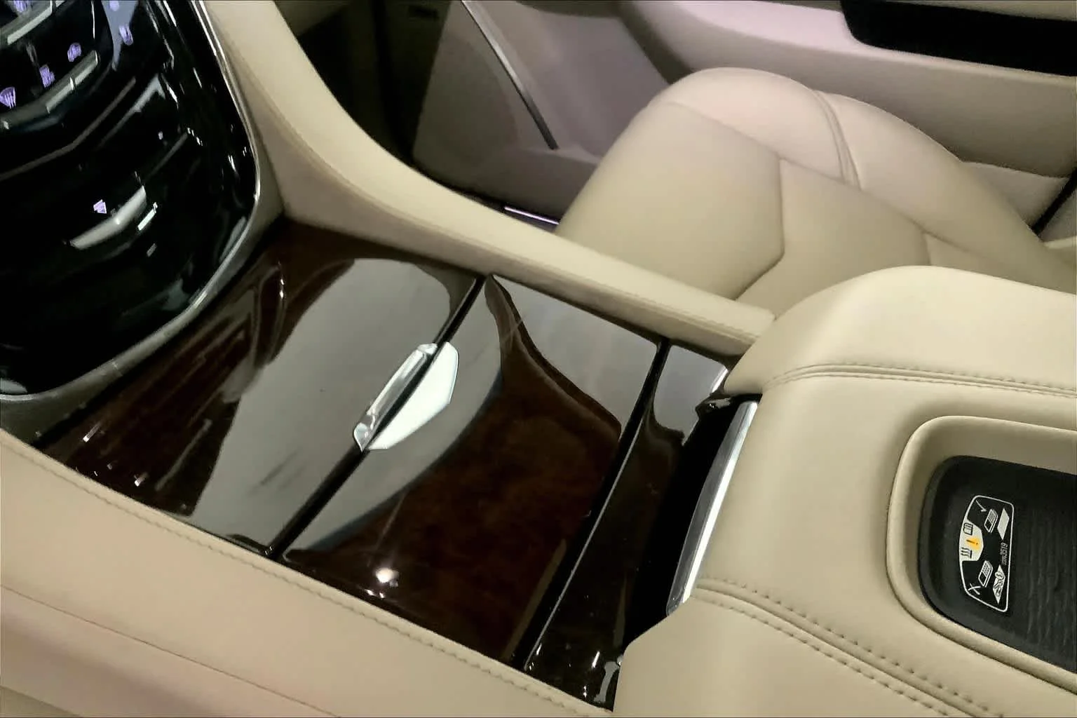 Used 2016 Crystal White Tricoat Cadillac Premium Collection image 15