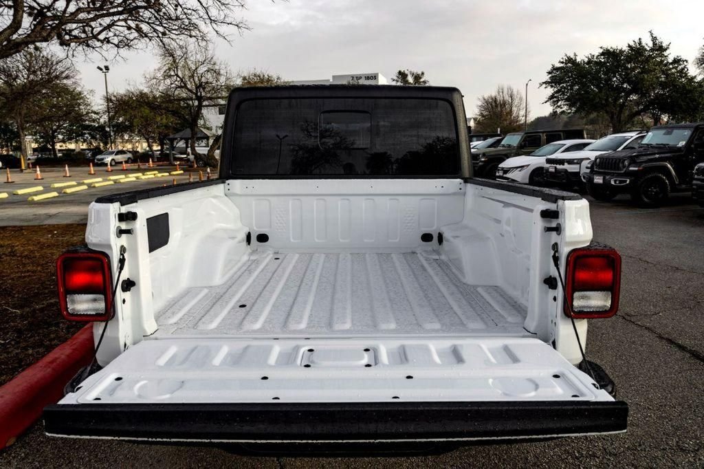 New 2026 Bright White Clear-Coat Exterior Paint Jeep Sport image 21