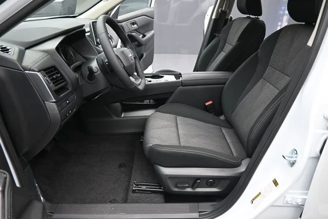 New 2026 Everest White Pearl TriCoat Nissan SV image 28