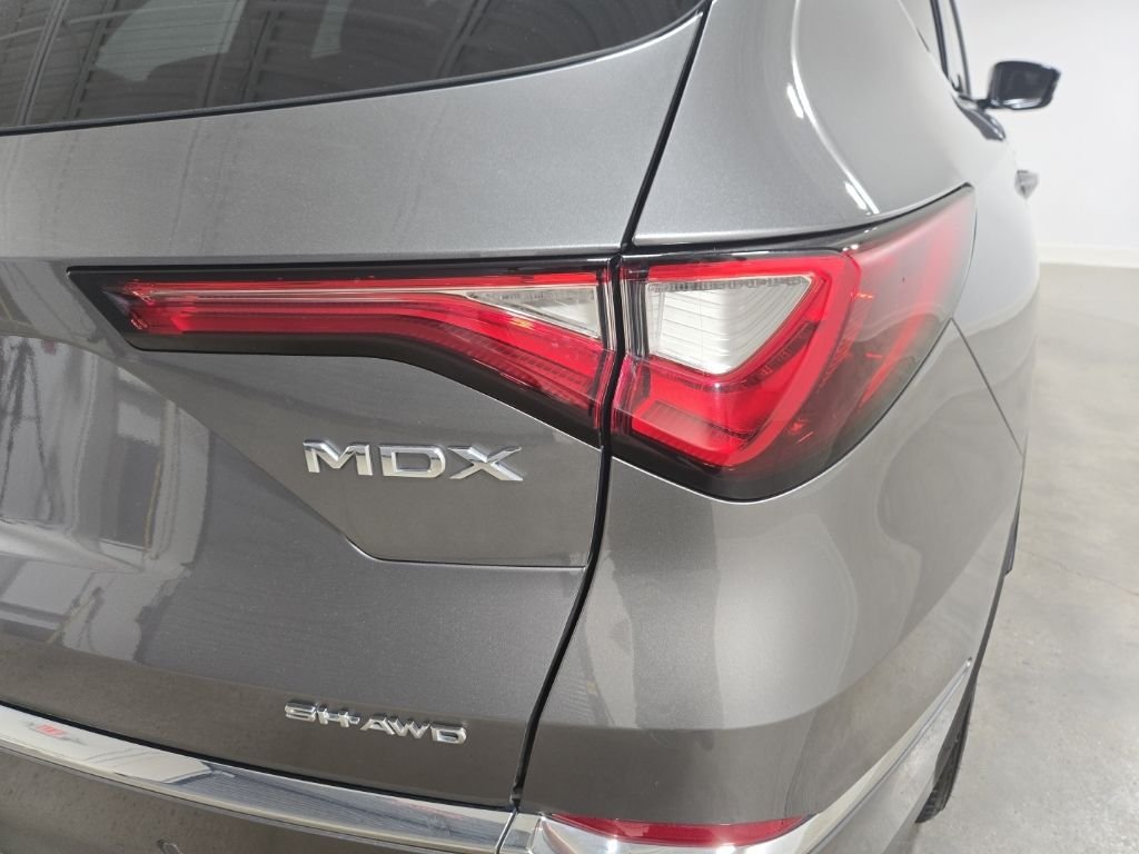 Used 2023 Liquid Carbon Metallic Acura Technology image 10