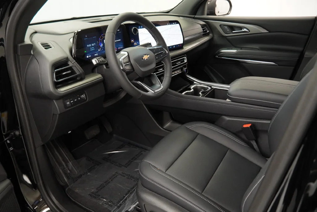 New 2027 Mosaic Black Metallic Chevrolet LT image 20