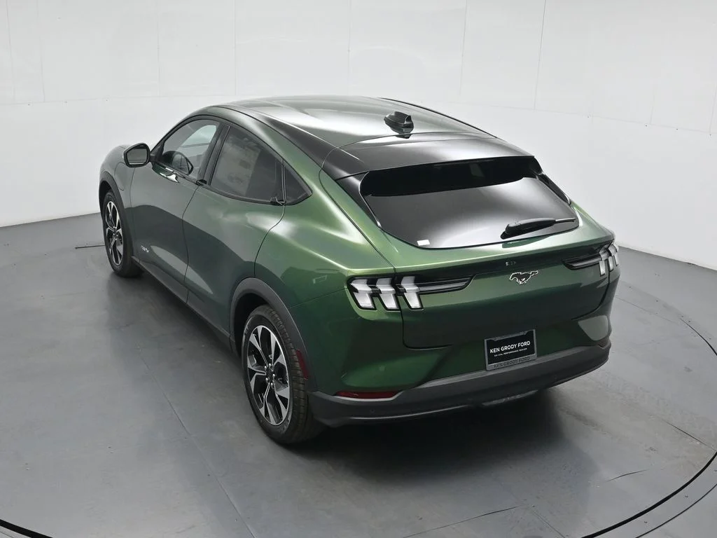 New 2026 Green Ford Select image 37