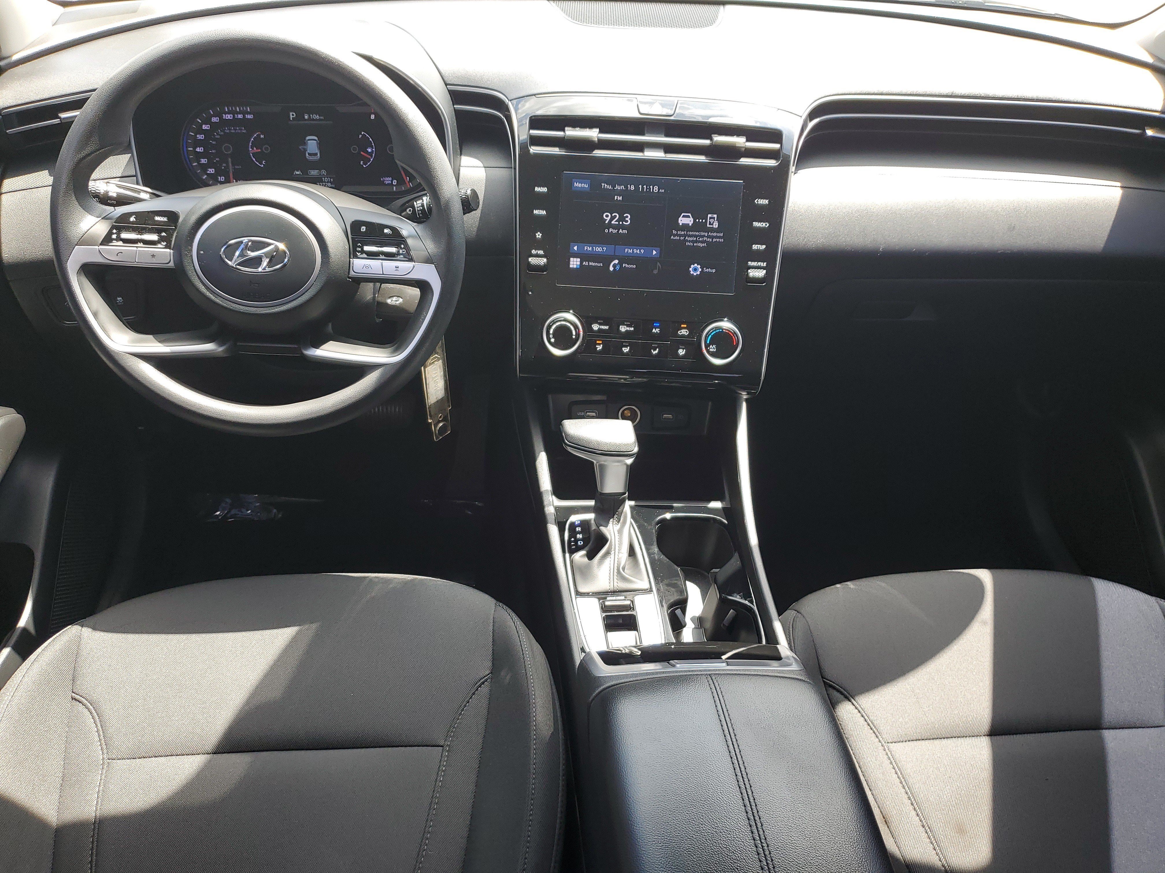 Used 2023 Shimmering Silver Hyundai SE image 13