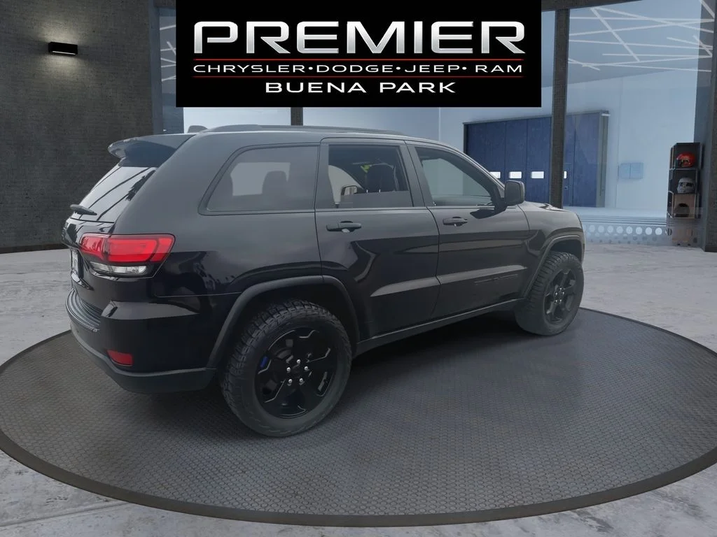 Certified Used 2019 Black Jeep Laredo image 8