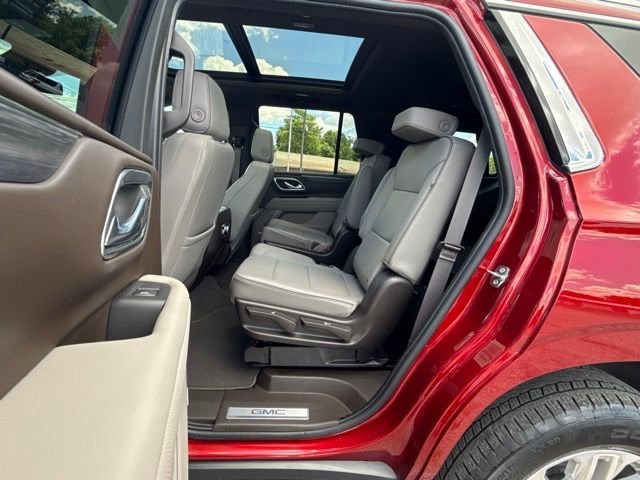 2023 GMC Yukon SLT - Photo 31