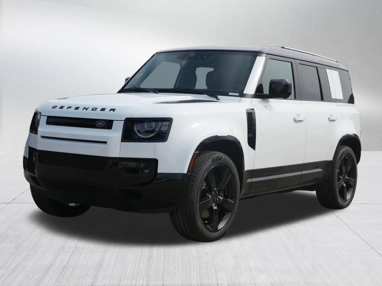 2026 Land Rover Defender 110 X-Dynamic SE P400's photo