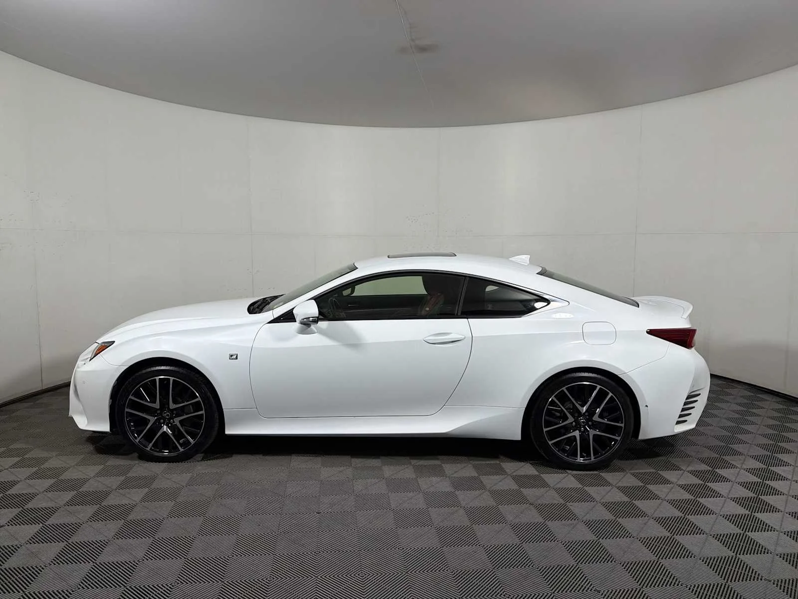 Used 2017 Ultra White Lexus  image 4