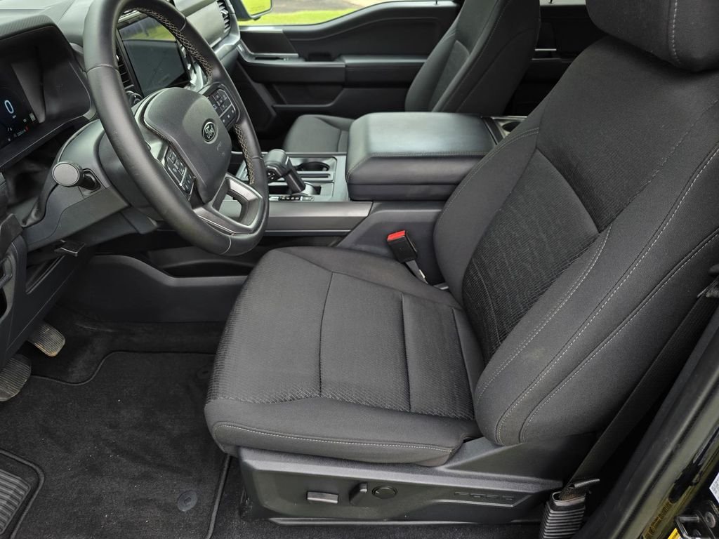 Used 2024 Agate Black Metallic Ford XLT image 26