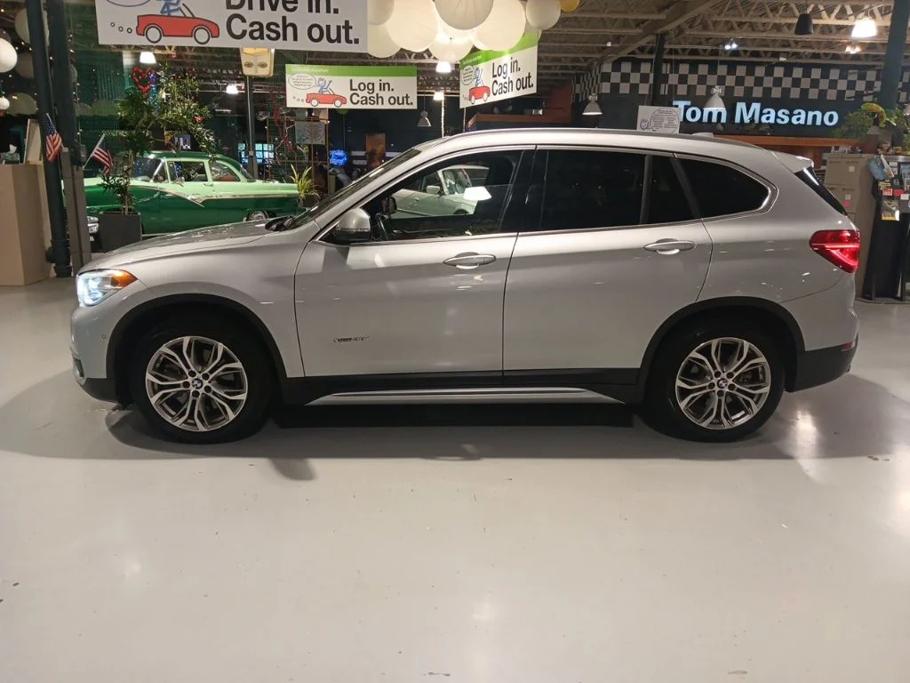 Used 2017 Silver BMW xDrive28i image 9