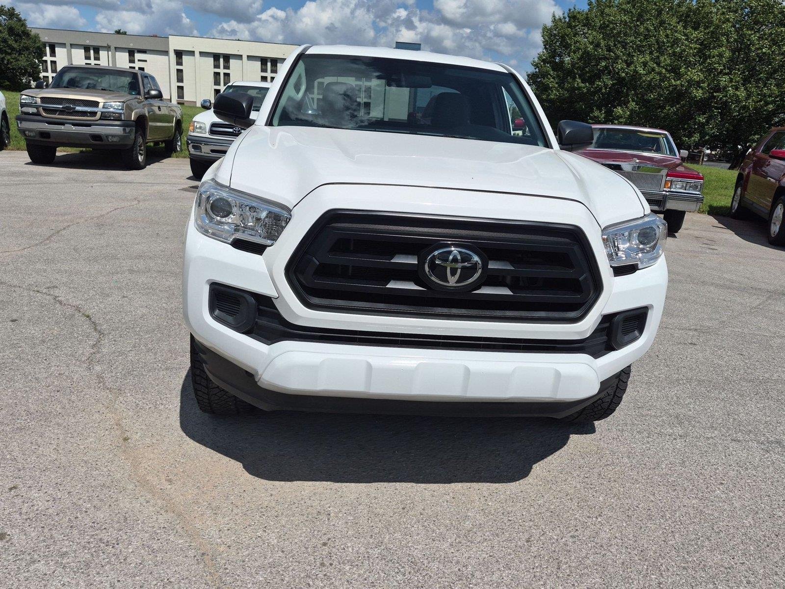 Used 2022 White Toyota SR image 8