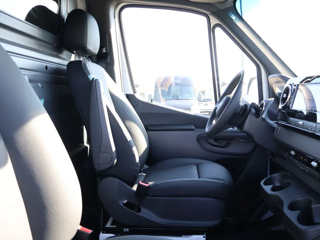 New 2026 White Mercedes-Benz Cargo 170 WB image 8
