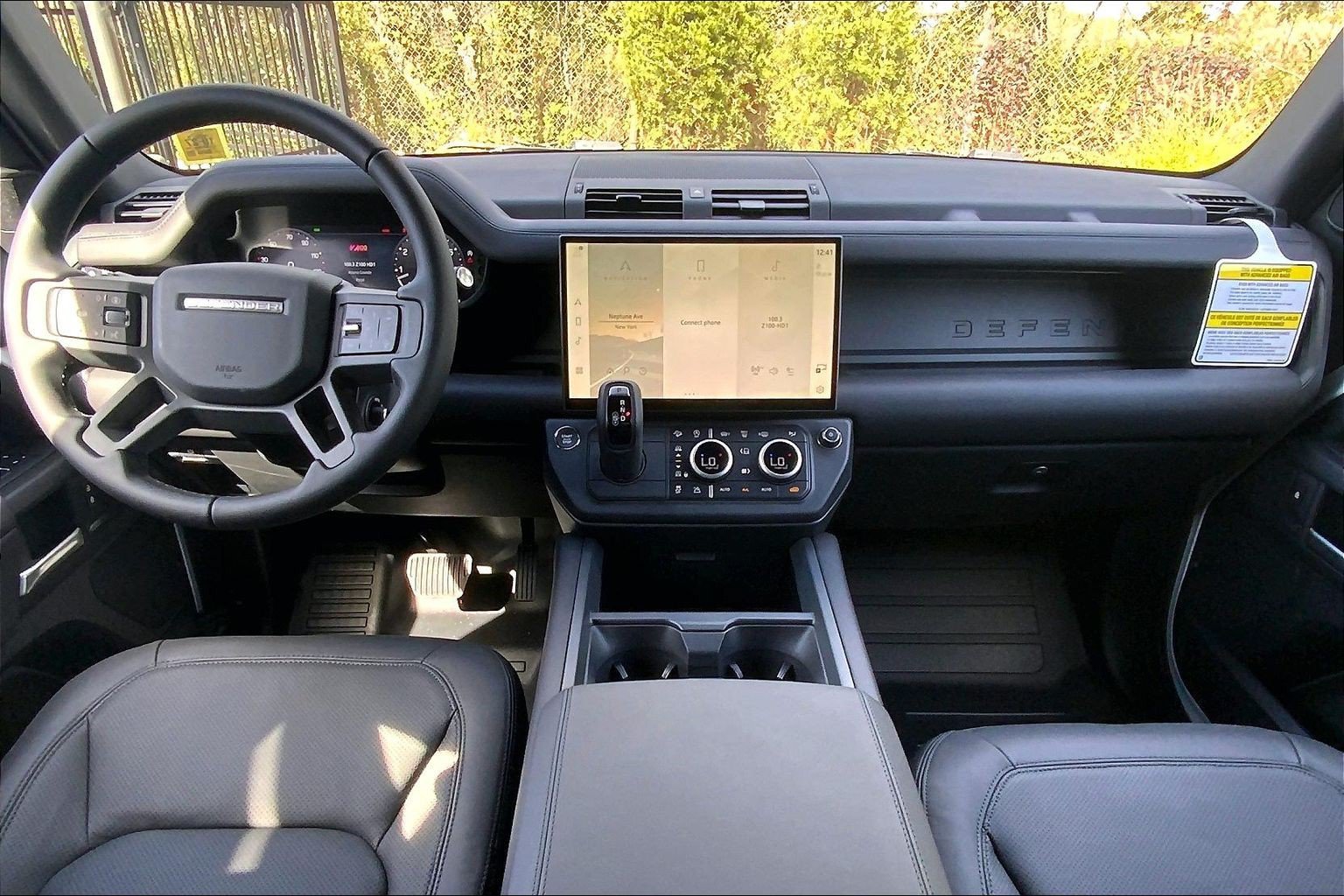 New 2026 Fuji White Land Rover X-Dynamic SE image 5