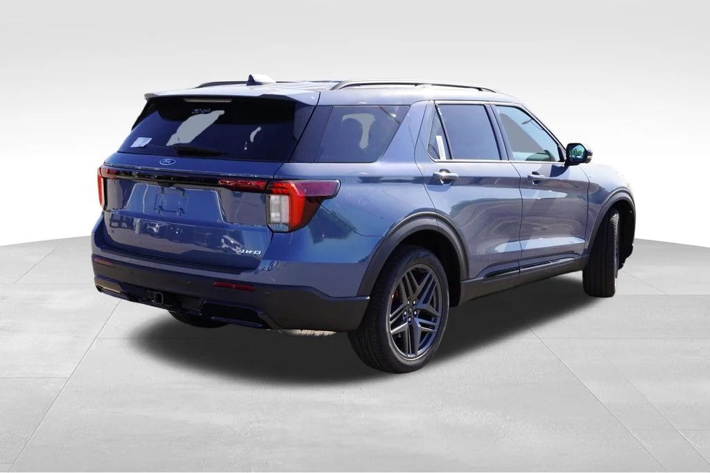 New 2026 Blue Ford ST-Line image 3